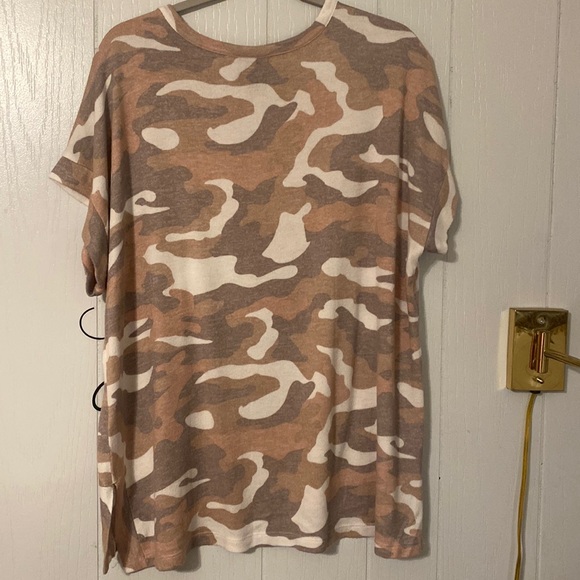 BOBEAU DESERT CAMO TOP SIZE 1X - Picture 2 of 3
